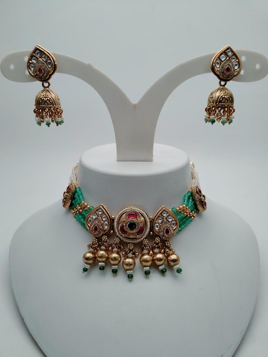 PIROI CHOKER IN POLKI (GOLD POLISH) STYLE | DESIGN - 26007
