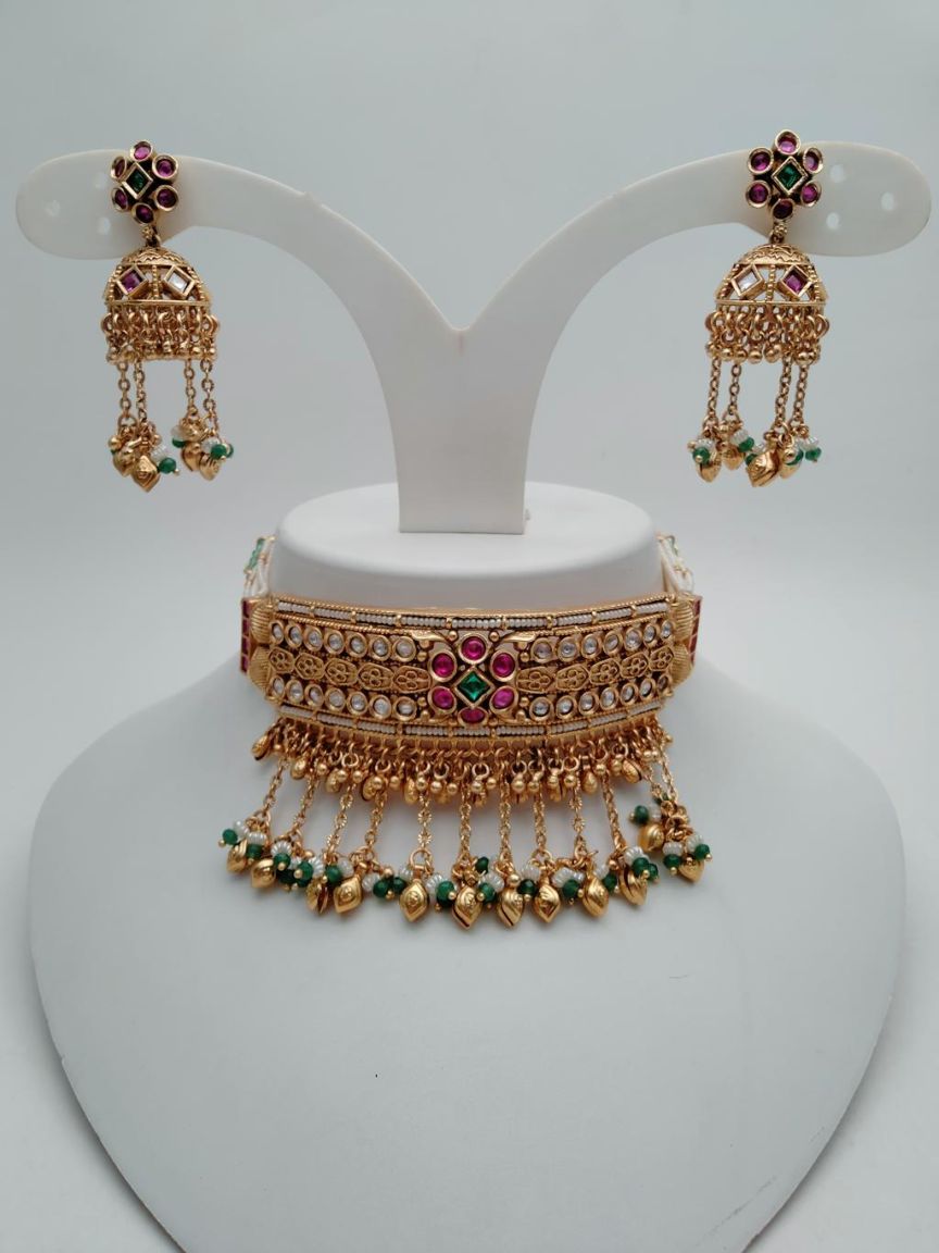 PIROI CHOKER IN POLKI (GOLD POLISH) STYLE | DESIGN - 26008