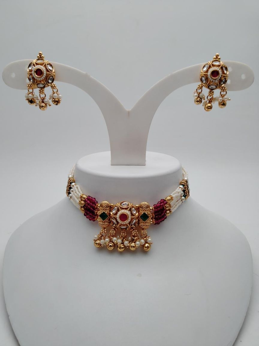 PIROI CHOKER IN POLKI (GOLD POLISH) STYLE | DESIGN - 26013