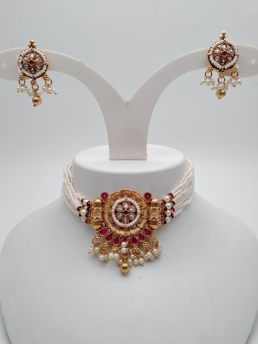 PIROI CHOKER IN POLKI (GOLD POLISH) STYLE | DESIGN - 48502