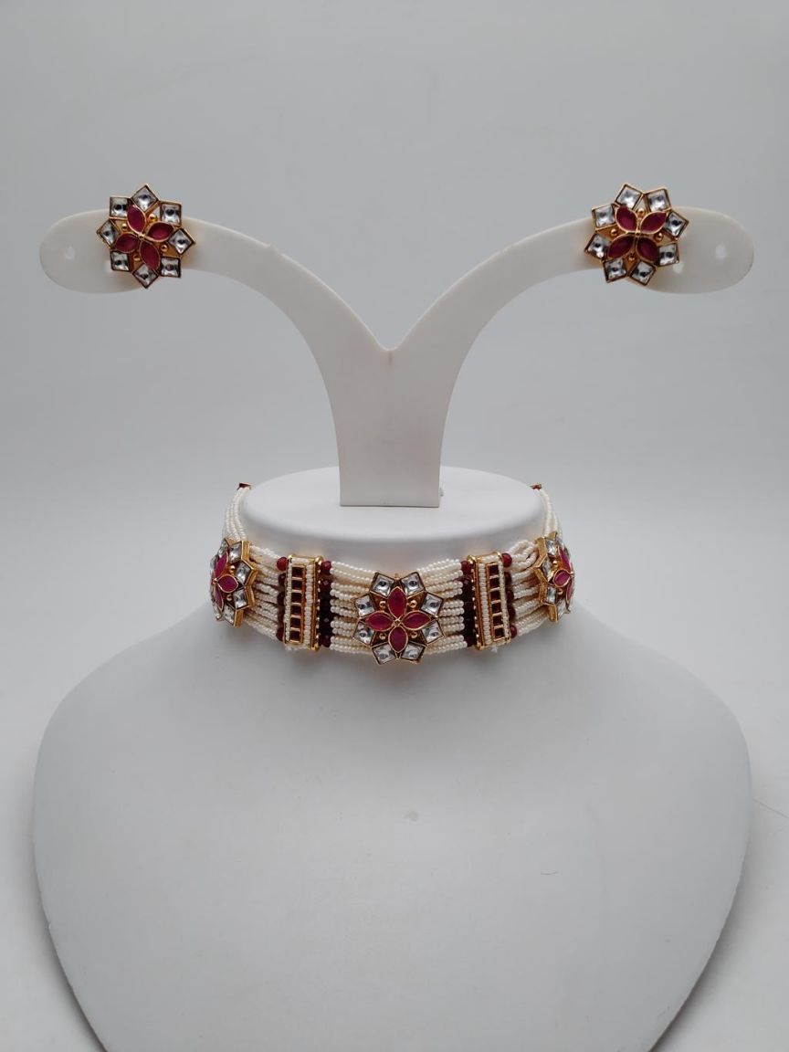 PIROI CHOKER IN POLKI (GOLD POLISH) STYLE | DESIGN - 48503