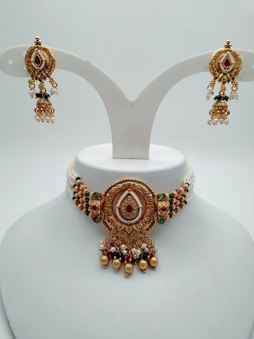 PIROI CHOKER IN POLKI (GOLD POLISH) STYLE | DESIGN - 48504