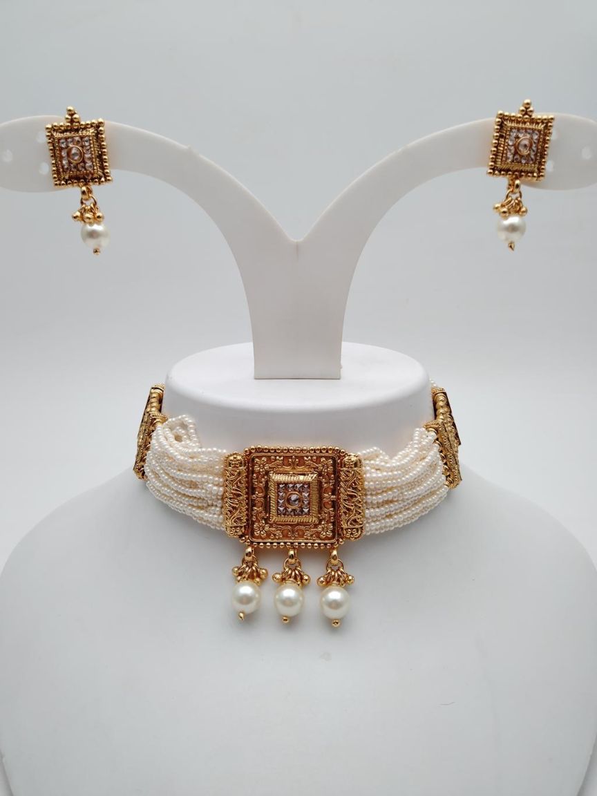PIROI CHOKER IN POLKI (GOLD POLISH) STYLE | DESIGN - 48505