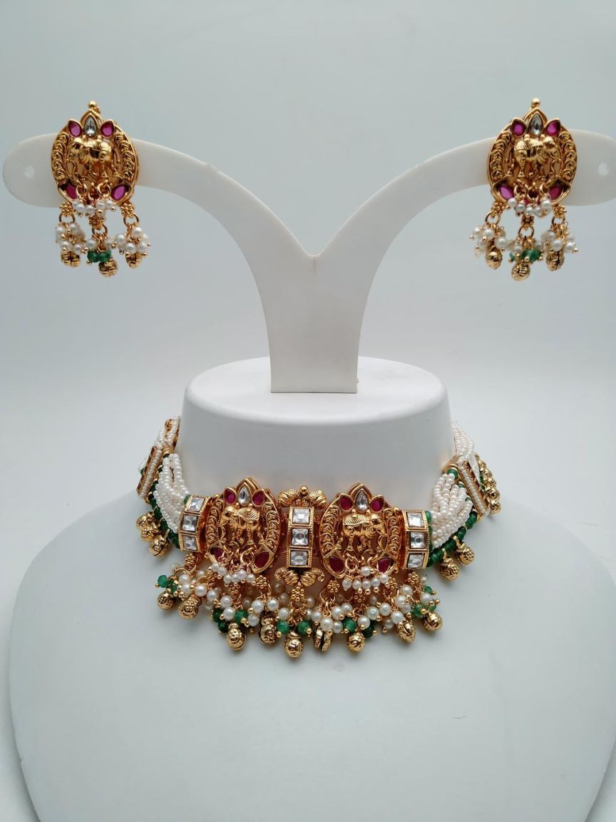 PIROI CHOKER IN POLKI (GOLD POLISH) STYLE | DESIGN - 48506