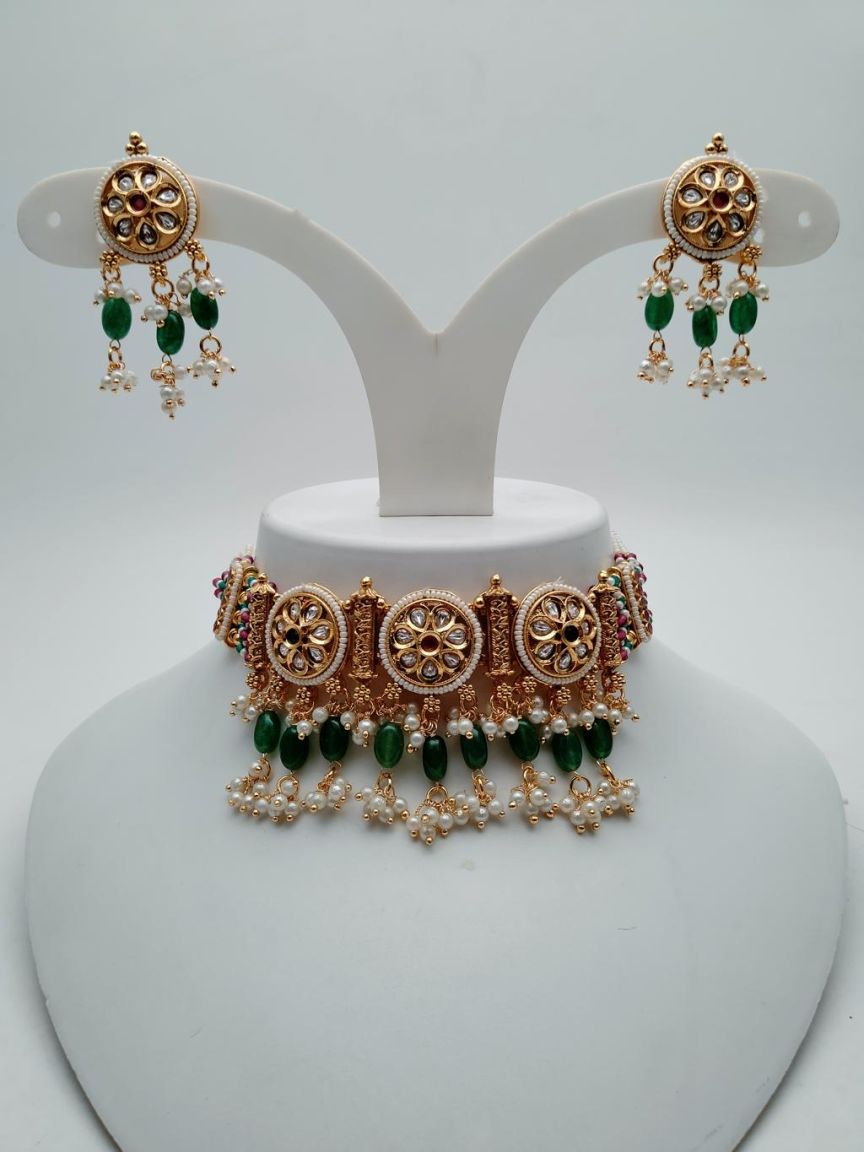 PIROI CHOKER IN POLKI (GOLD POLISH) STYLE | DESIGN - 48507