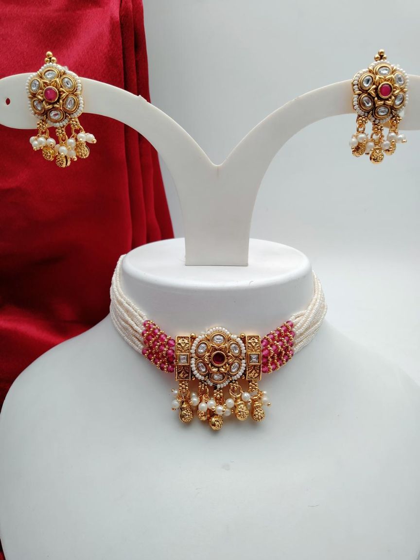 PIROI CHOKER IN POLKI (GOLD POLISH) STYLE | DESIGN - 48514