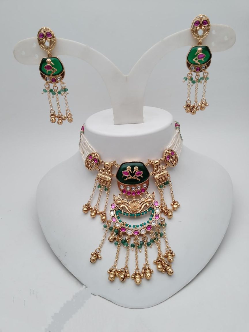 PIROI NECKLACE IN POLKI (GOLD POLISH) STYLE | DESIGN - 31505
