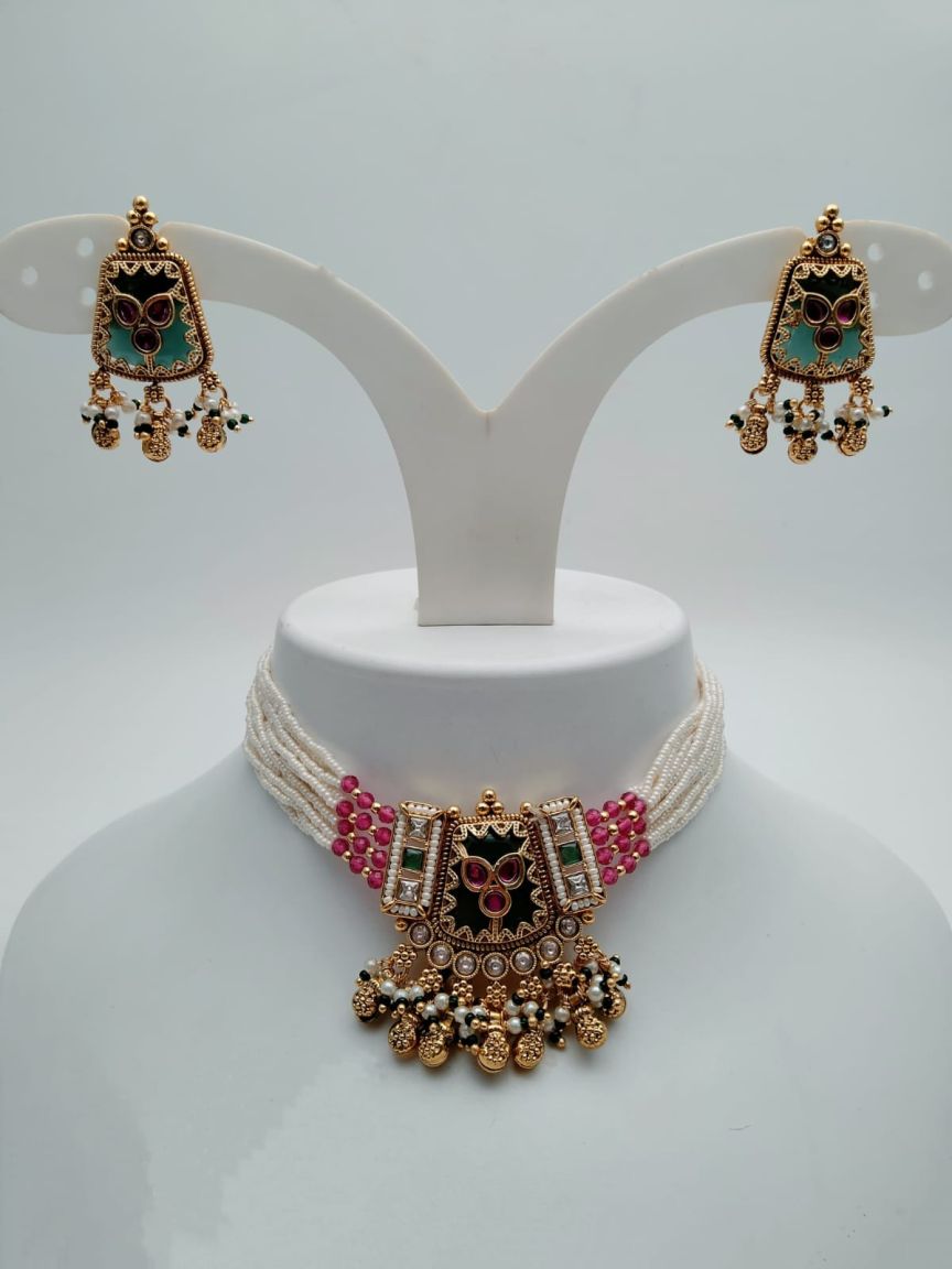 PIROI NECKLACE IN POLKI (GOLD POLISH) STYLE | DESIGN - 31556