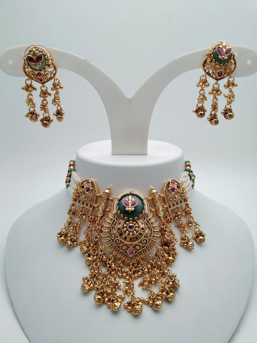 PIROI NECKLACE IN POLKI (GOLD POLISH) STYLE | DESIGN - 31557