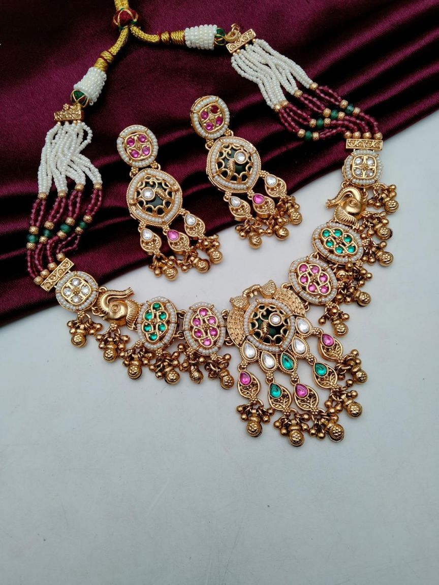 PIROI NECKLACE IN POLKI (GOLD POLISH) STYLE | DESIGN - 31559