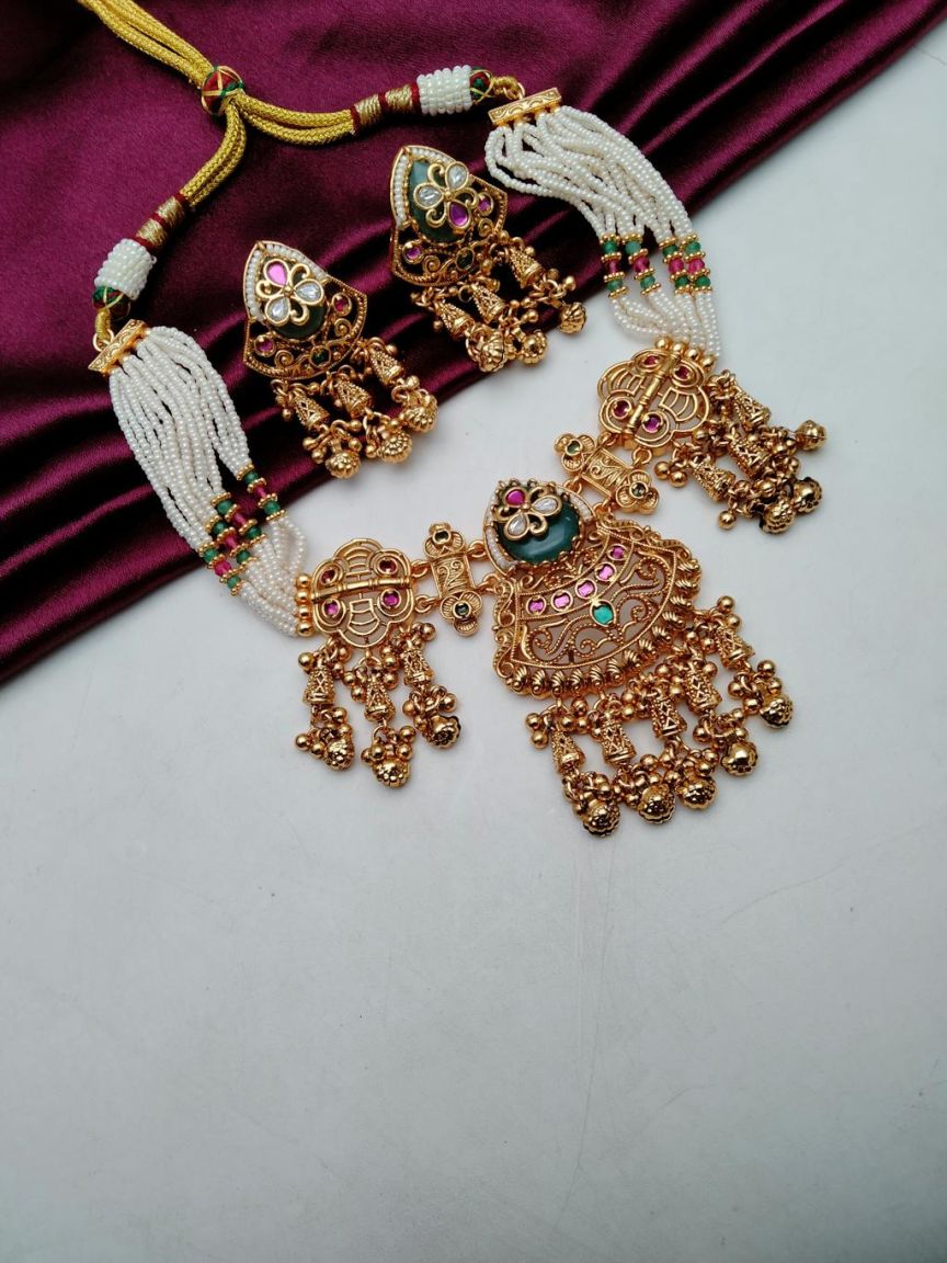PIROI NECKLACE IN POLKI (GOLD POLISH) STYLE | DESIGN - 31561