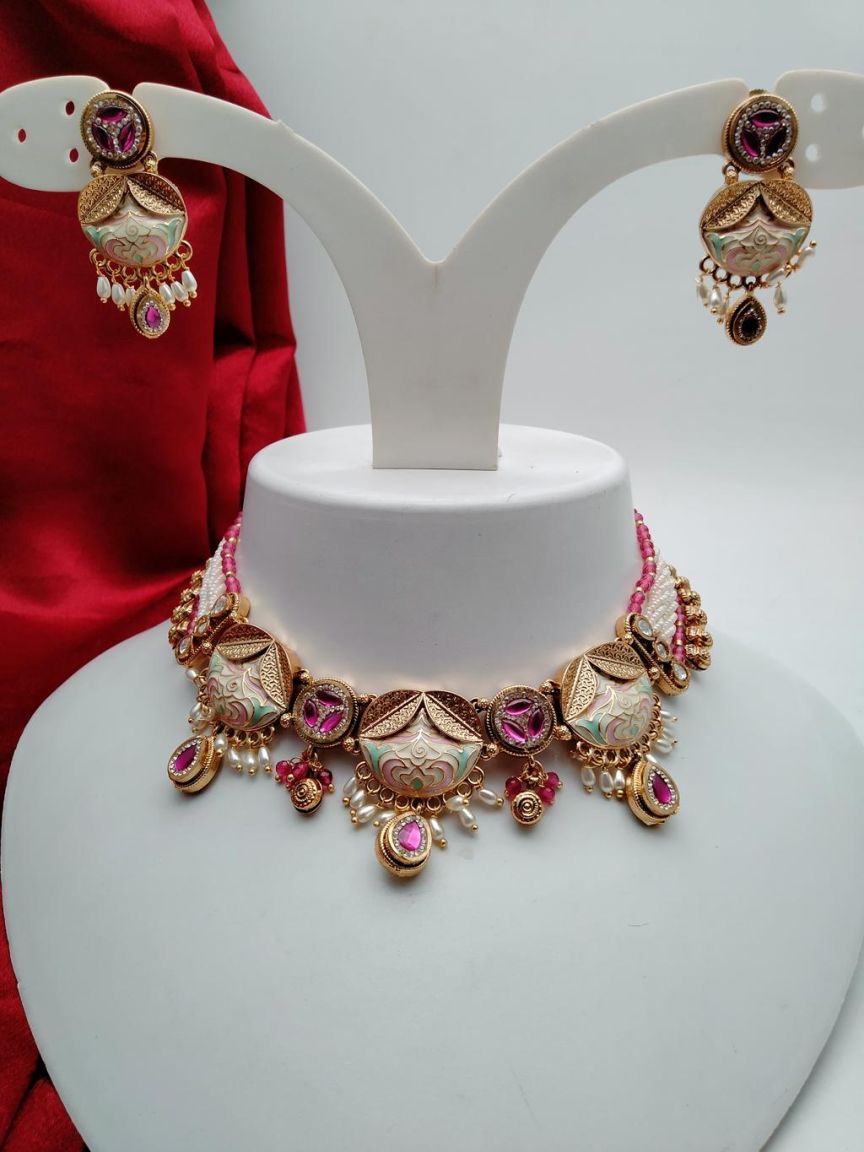 PIROI NECKLACE IN POLKI (GOLD POLISH) STYLE | DESIGN - 31571