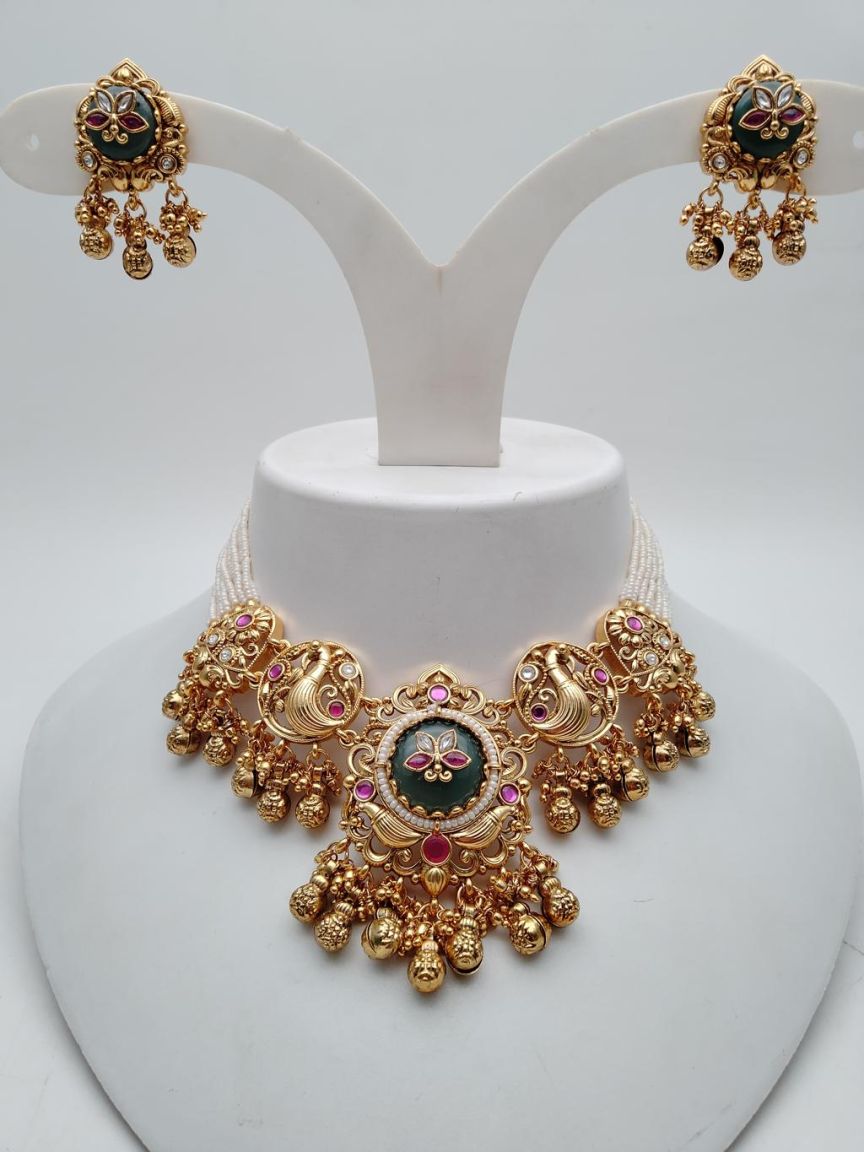 PIROI NECKLACE IN POLKI (GOLD POLISH) STYLE | DESIGN - 31584