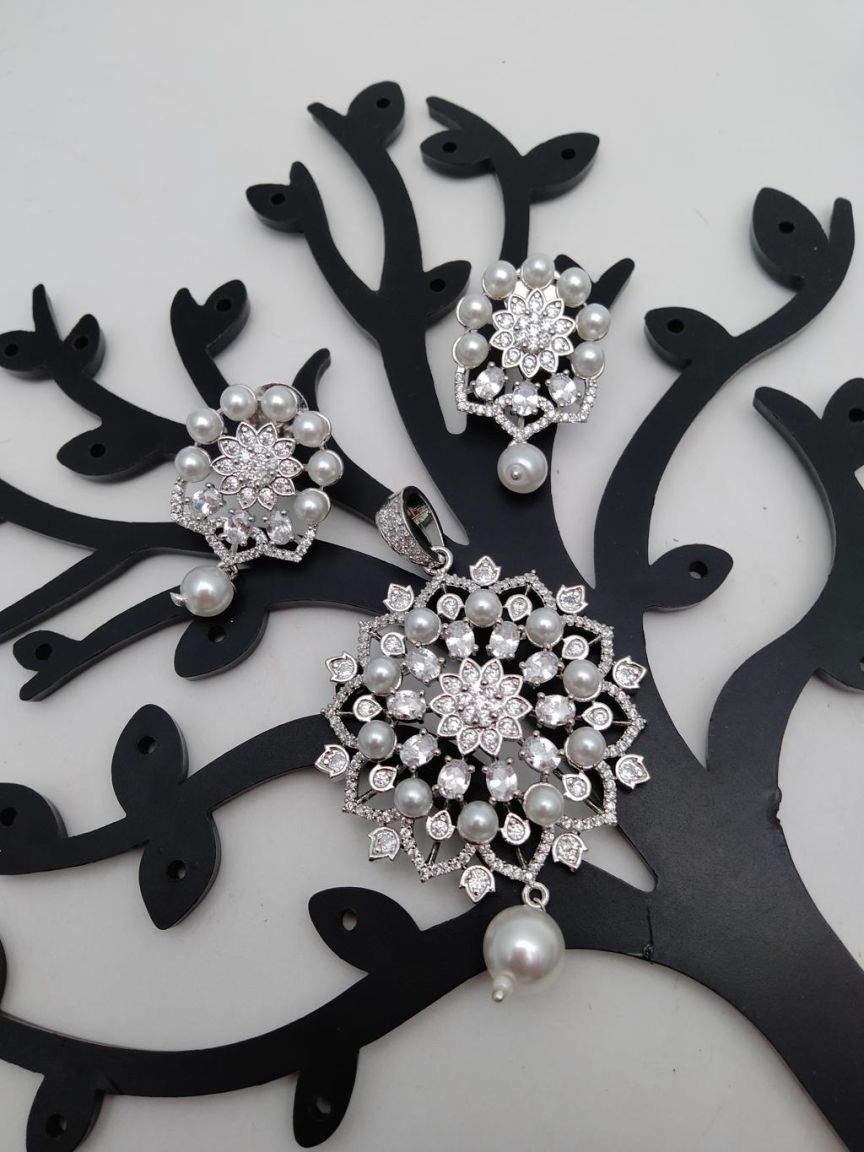 PENDANT SETS IN AD STYLE | DESIGN - 43226