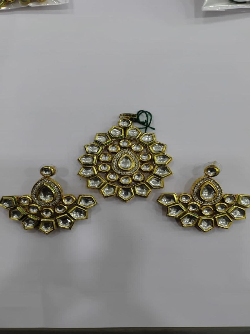 PENDANT SETS IN KUNDAN (VILANDI) STYLE | DESIGN - 66052