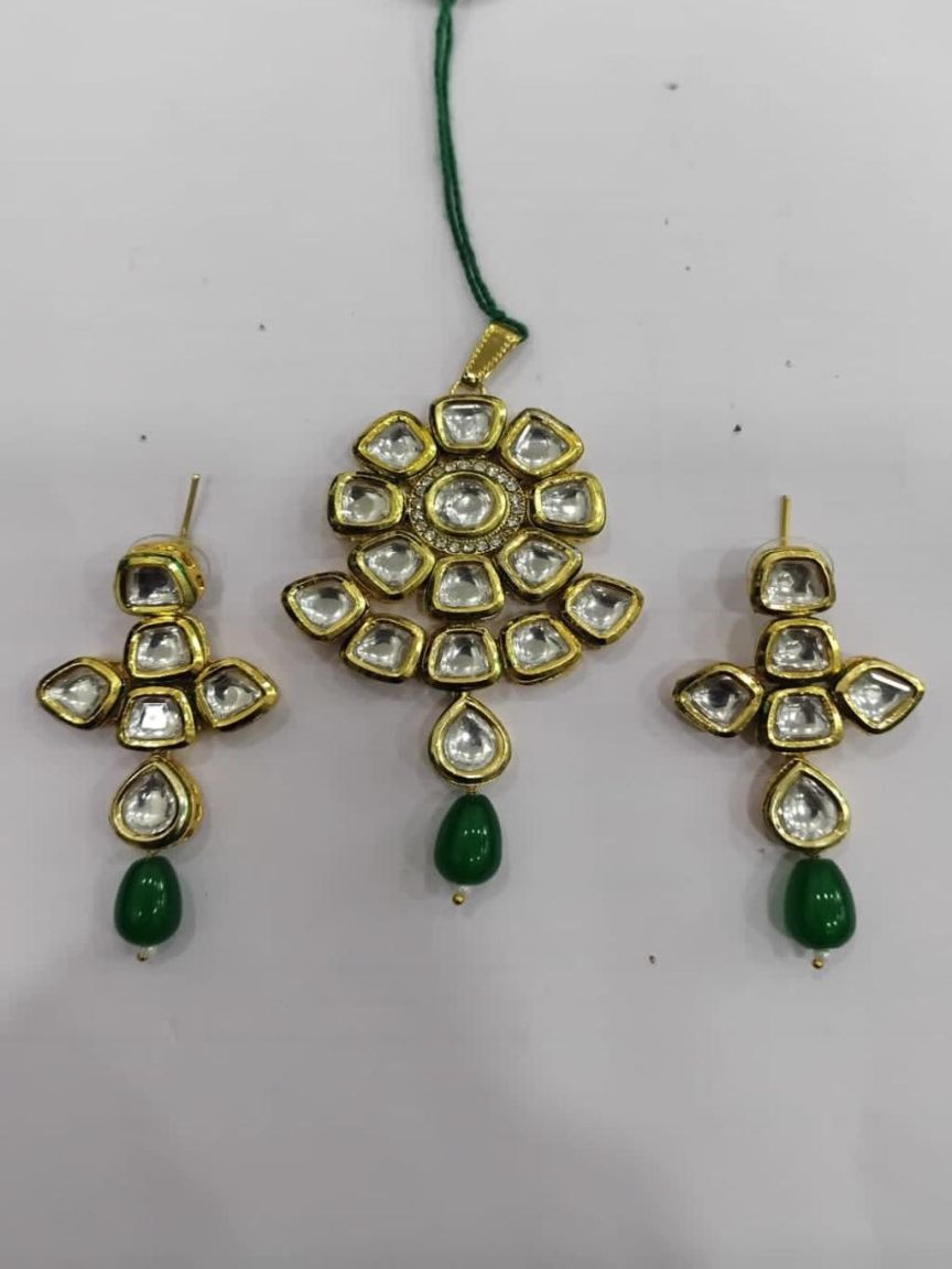 PENDANT SETS IN KUNDAN (VILANDI) STYLE | DESIGN - 66057
