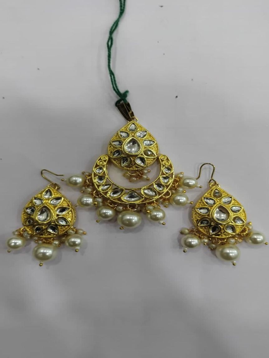 PENDANT SETS IN KUNDAN (VILANDI) STYLE | DESIGN - 66117