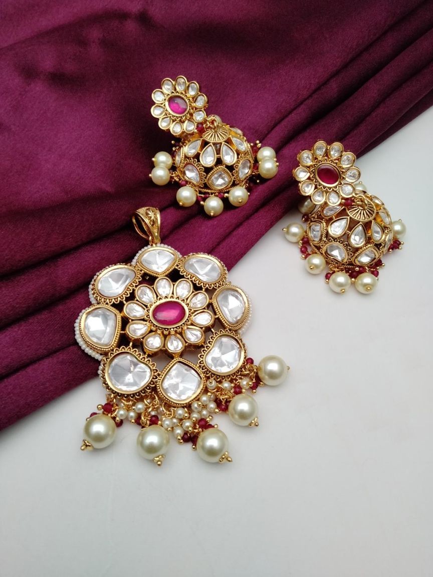 PENDANT SETS IN KUNDAN (VILANDI) STYLE | DESIGN - 66136