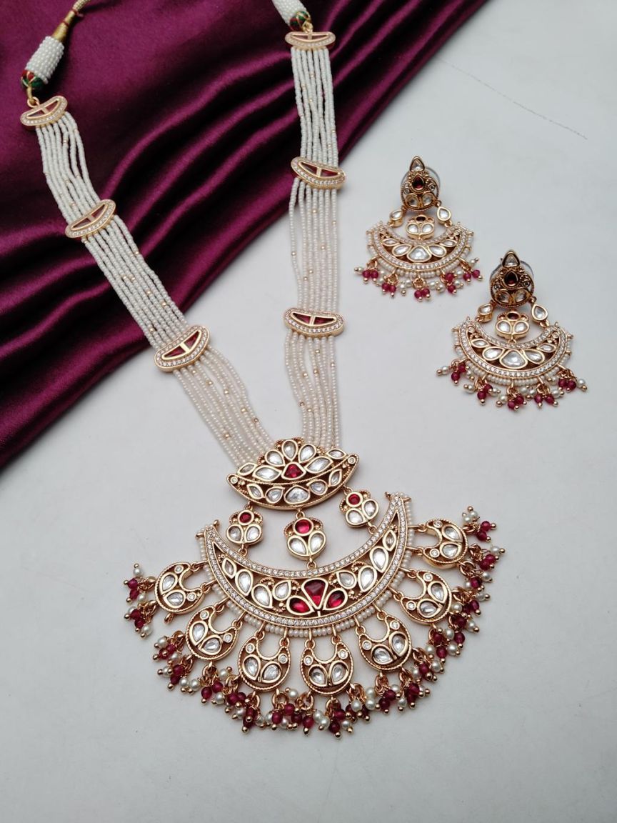 PENDANT SETS IN KUNDAN (VILANDI) STYLE | DESIGN - 66171