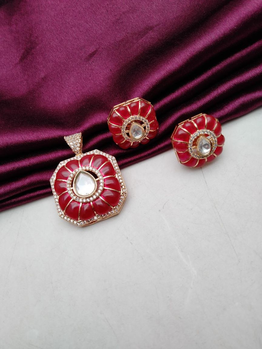 PENDANT SETS IN KUNDAN (VILANDI) STYLE | DESIGN - 66176