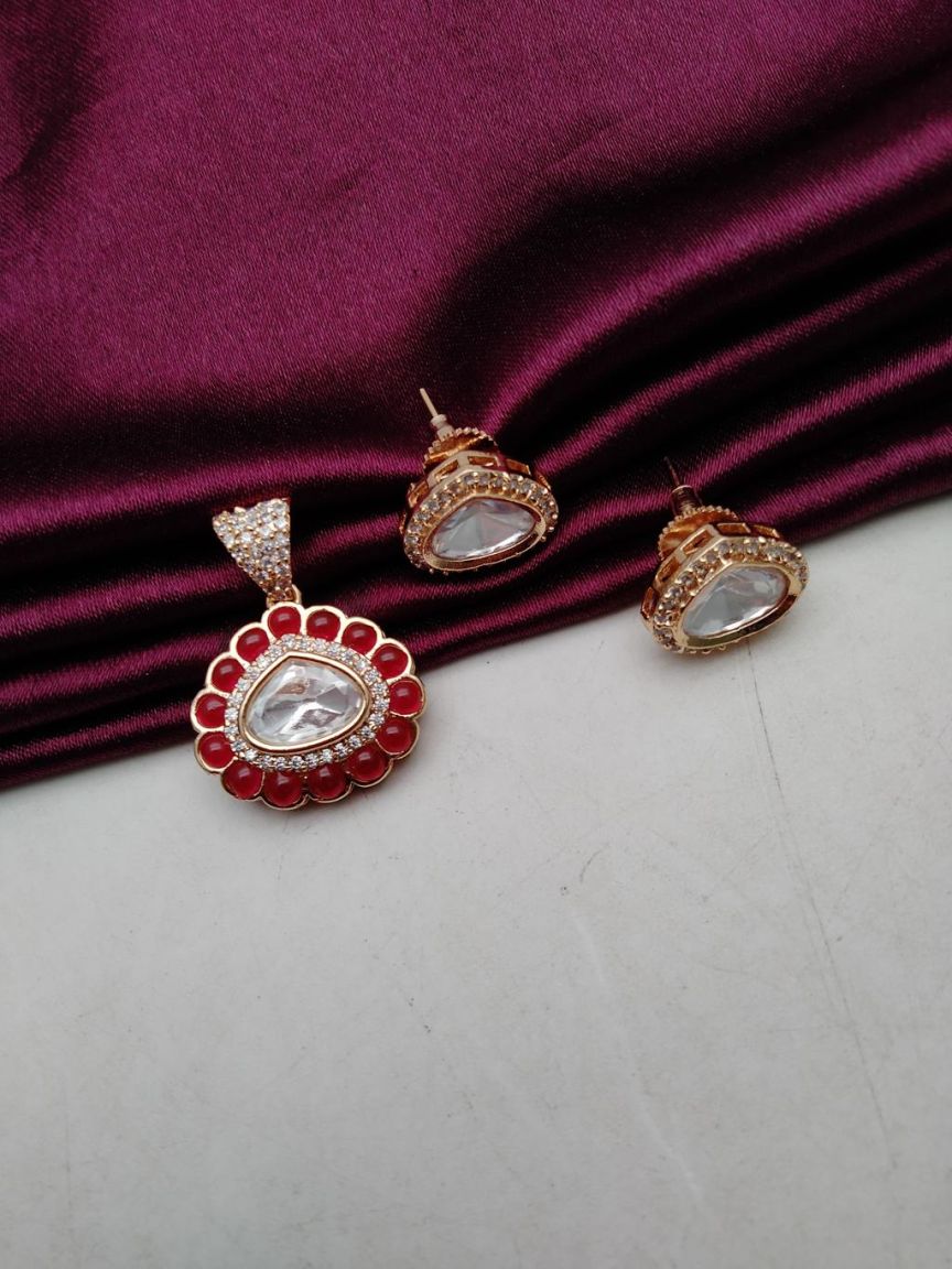 PENDANT SETS IN KUNDAN (VILANDI) STYLE | DESIGN - 66177