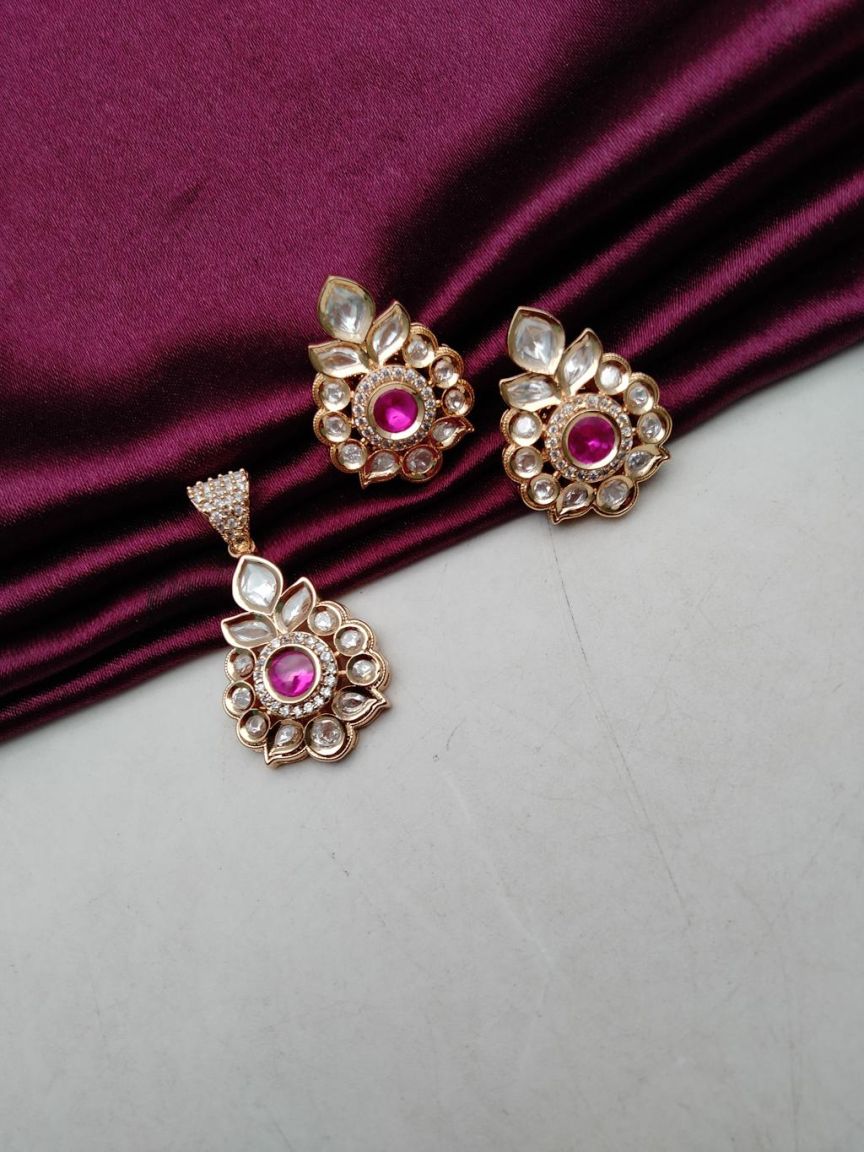 PENDANT SETS IN KUNDAN (VILANDI) STYLE | DESIGN - 66178