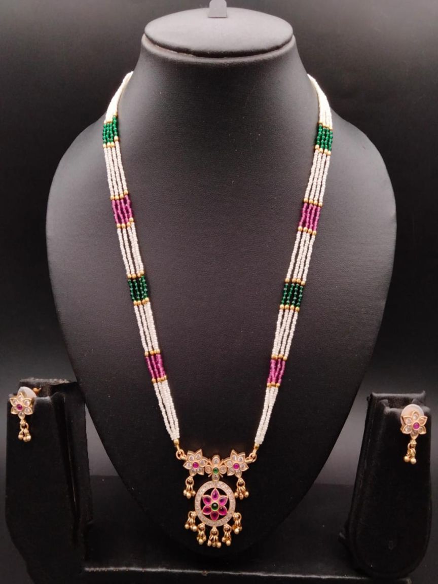 PENDANT SETS IN POLKI (GOLD POLISH) STYLE | DESIGN - 36140