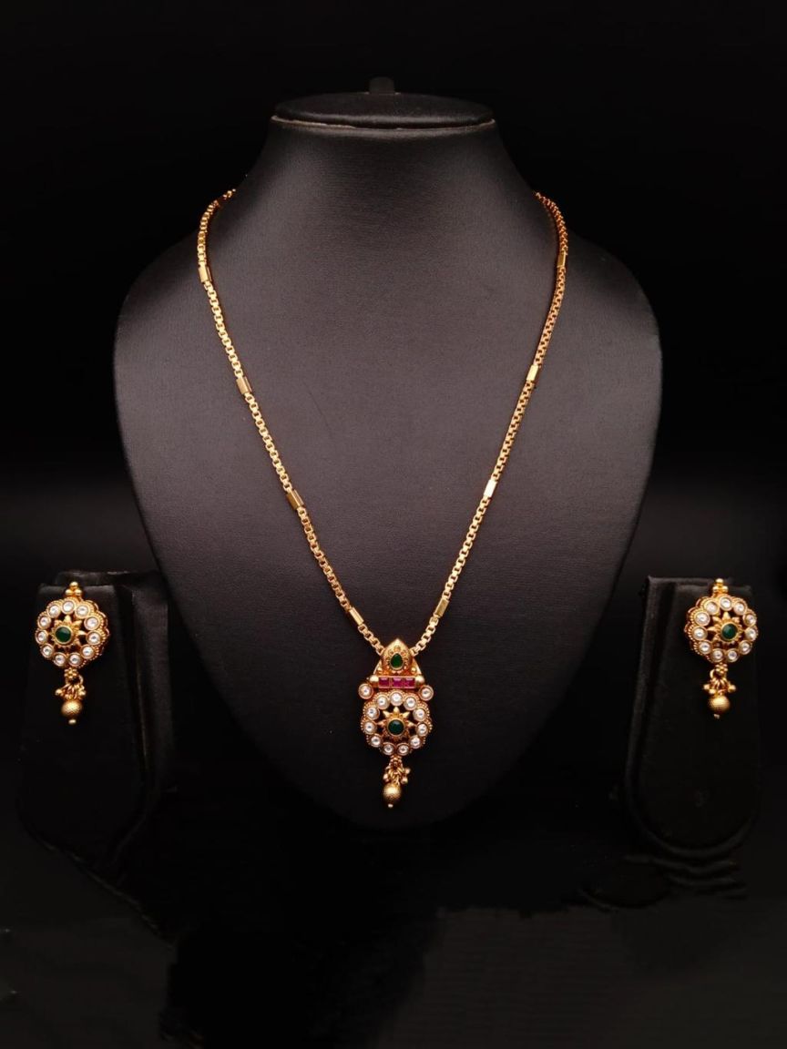 PENDANT SETS IN POLKI (GOLD POLISH) STYLE | DESIGN - 36270