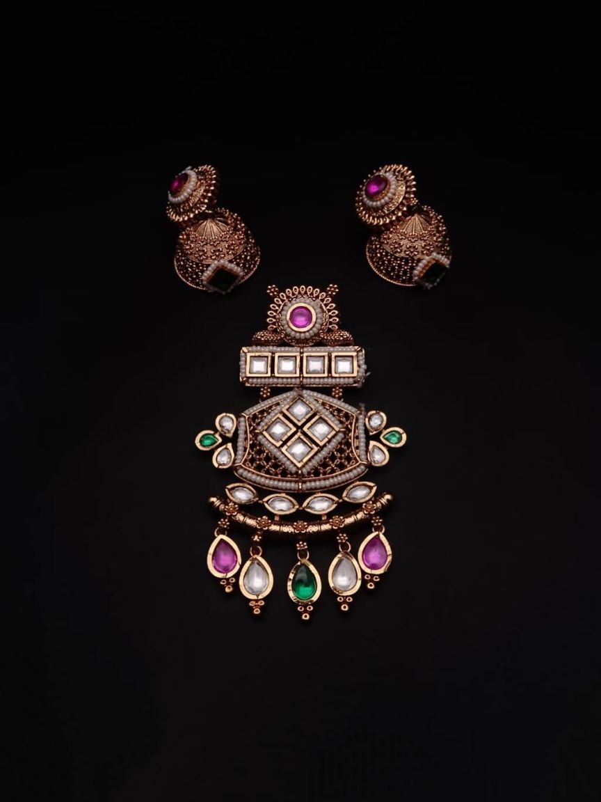 PENDANT SETS IN POLKI (GOLD POLISH) STYLE | DESIGN - 36285