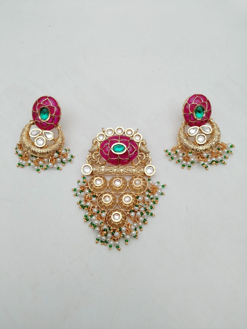 PENDANT SETS IN POLKI (GOLD POLISH) STYLE | DESIGN - 36288