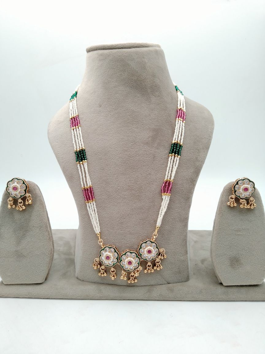 PENDANT SETS IN POLKI (GOLD POLISH) STYLE | DESIGN - 36290