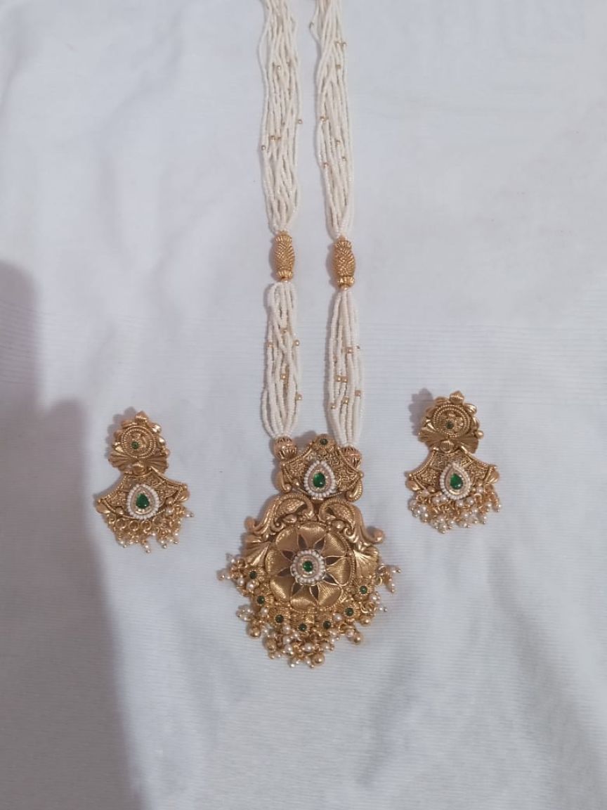 PENDANT SETS IN POLKI (GOLD POLISH) STYLE | DESIGN - 36304
