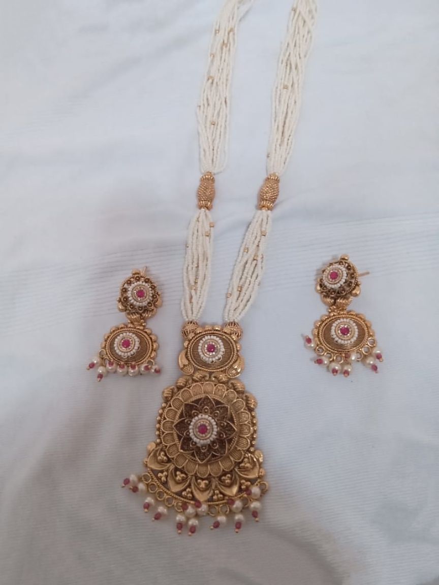 PENDANT SETS IN POLKI (GOLD POLISH) STYLE | DESIGN - 36308