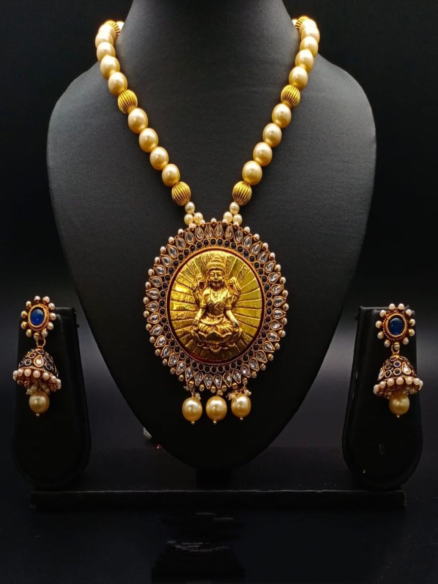 PENDANT SETS IN POLKI (GOLD POLISH) STYLE | DESIGN - 36311