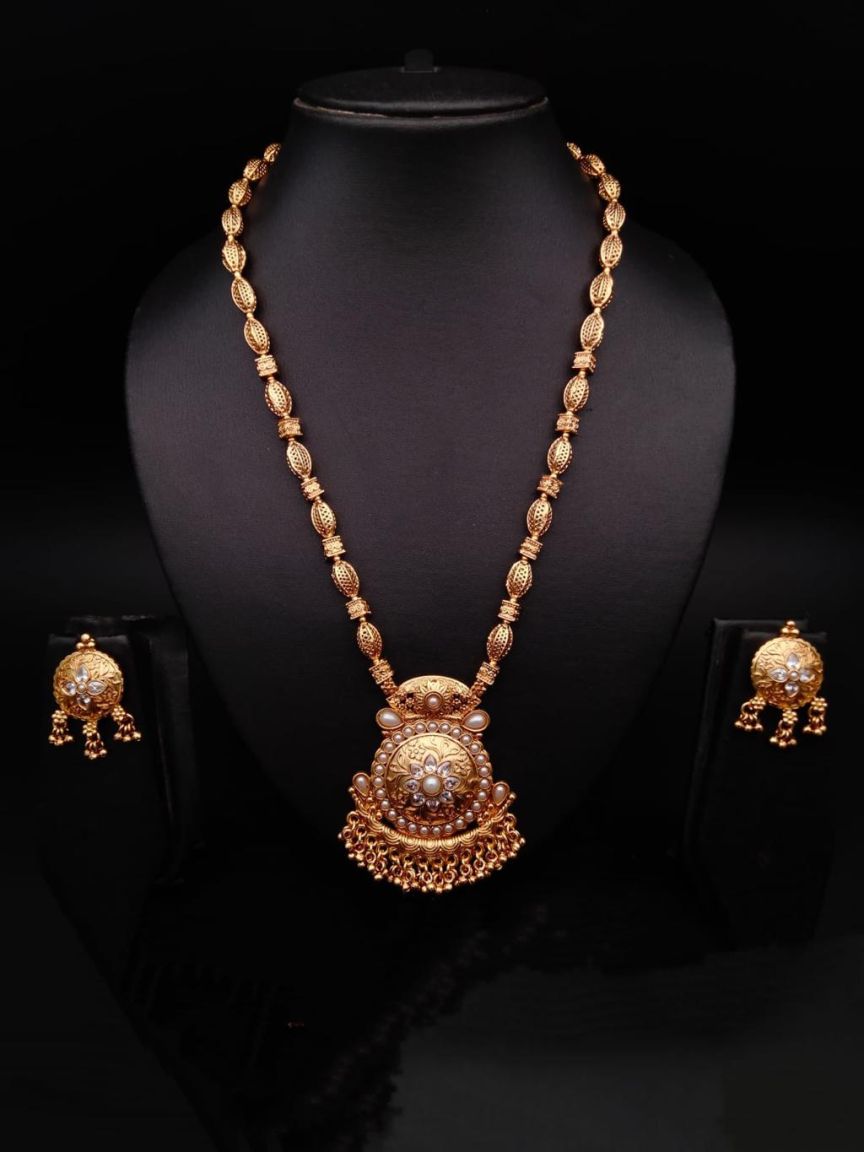 PENDANT SETS IN POLKI (GOLD POLISH) STYLE | DESIGN - 36334