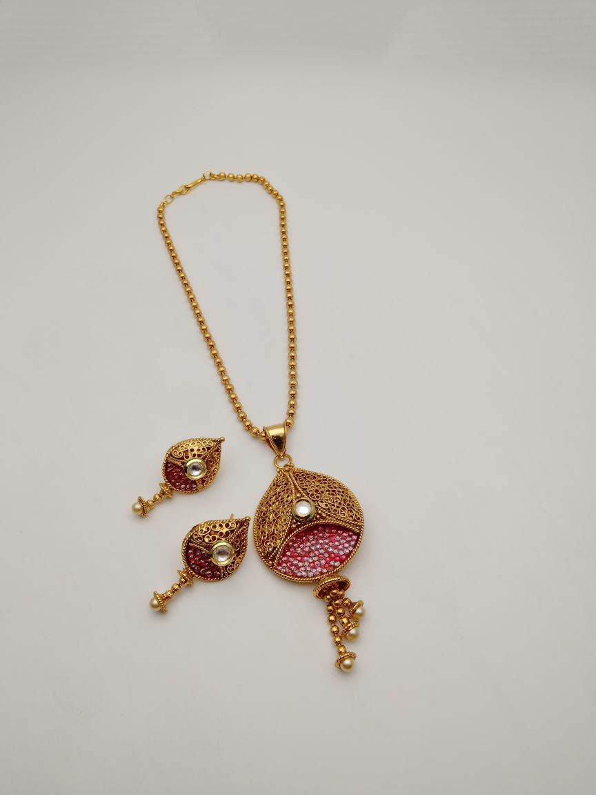 PENDANT SETS IN POLKI (GOLD POLISH) STYLE | DESIGN - 36368