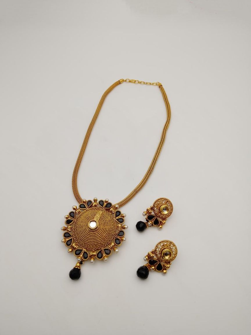PENDANT SETS IN POLKI (GOLD POLISH) STYLE | DESIGN - 36374