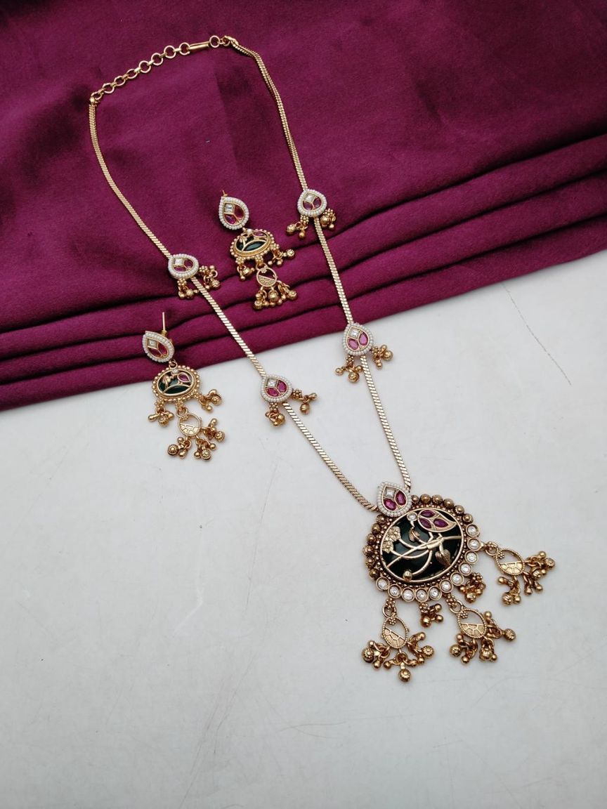 PENDANT SETS IN POLKI (GOLD POLISH) STYLE | DESIGN - 36423