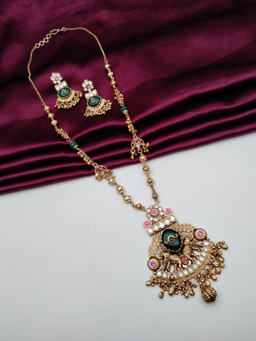 PENDANT SETS IN POLKI (GOLD POLISH) STYLE | DESIGN - 36440