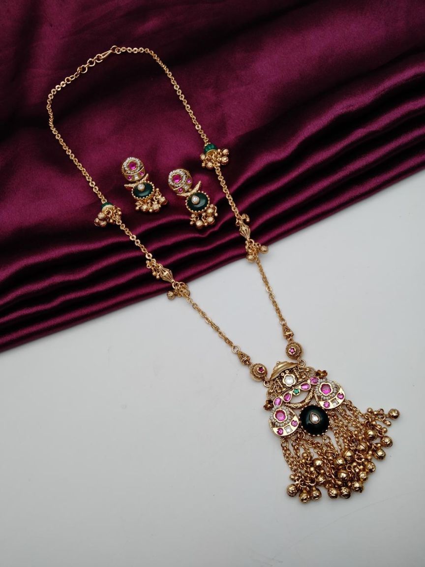 PENDANT SETS IN POLKI (GOLD POLISH) STYLE | DESIGN - 36442