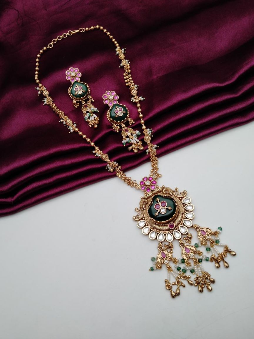 PENDANT SETS IN POLKI (GOLD POLISH) STYLE | DESIGN - 36443