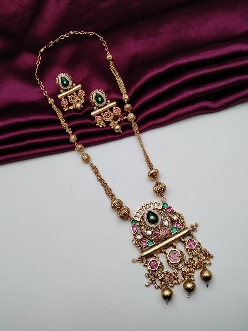 PENDANT SETS IN POLKI (GOLD POLISH) STYLE | DESIGN - 36446