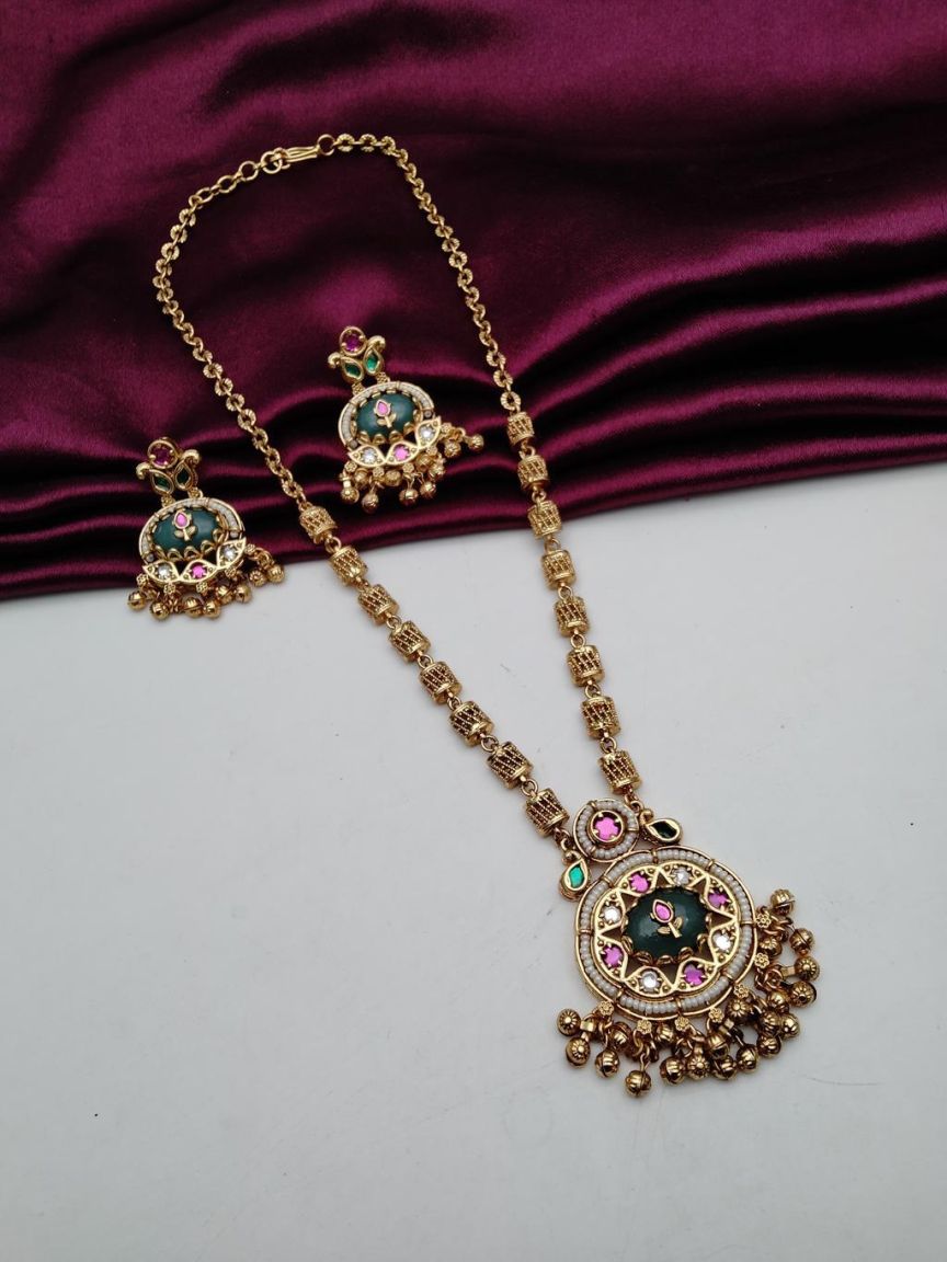 PENDANT SETS IN POLKI (GOLD POLISH) STYLE | DESIGN - 36447