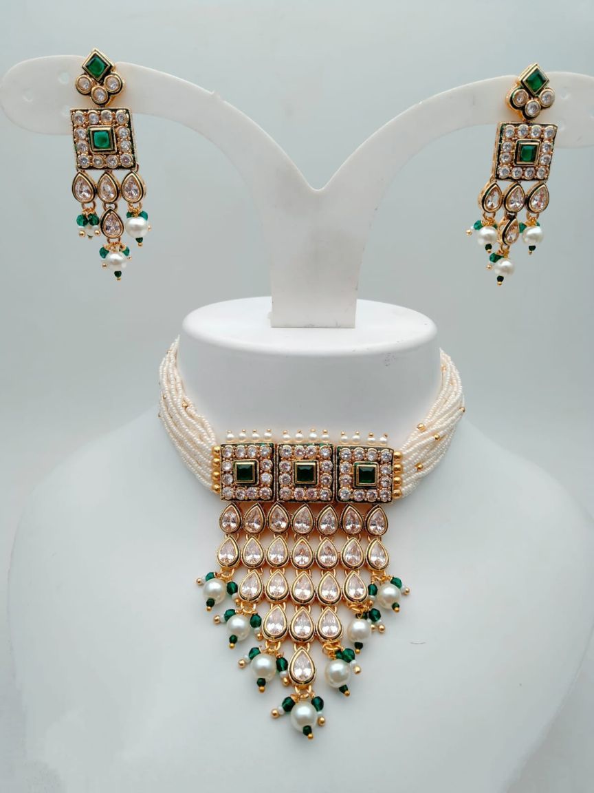 REVERSE AD CHOKER IN POLKI (GOLD POLISH) STYLE | DESIGN - 32001