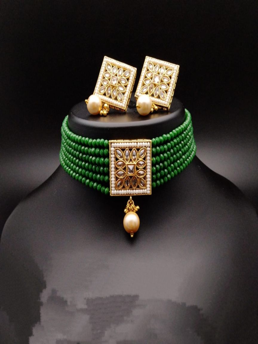 REVERSE AD CHOKER IN POLKI (GOLD POLISH) STYLE | DESIGN - 32009