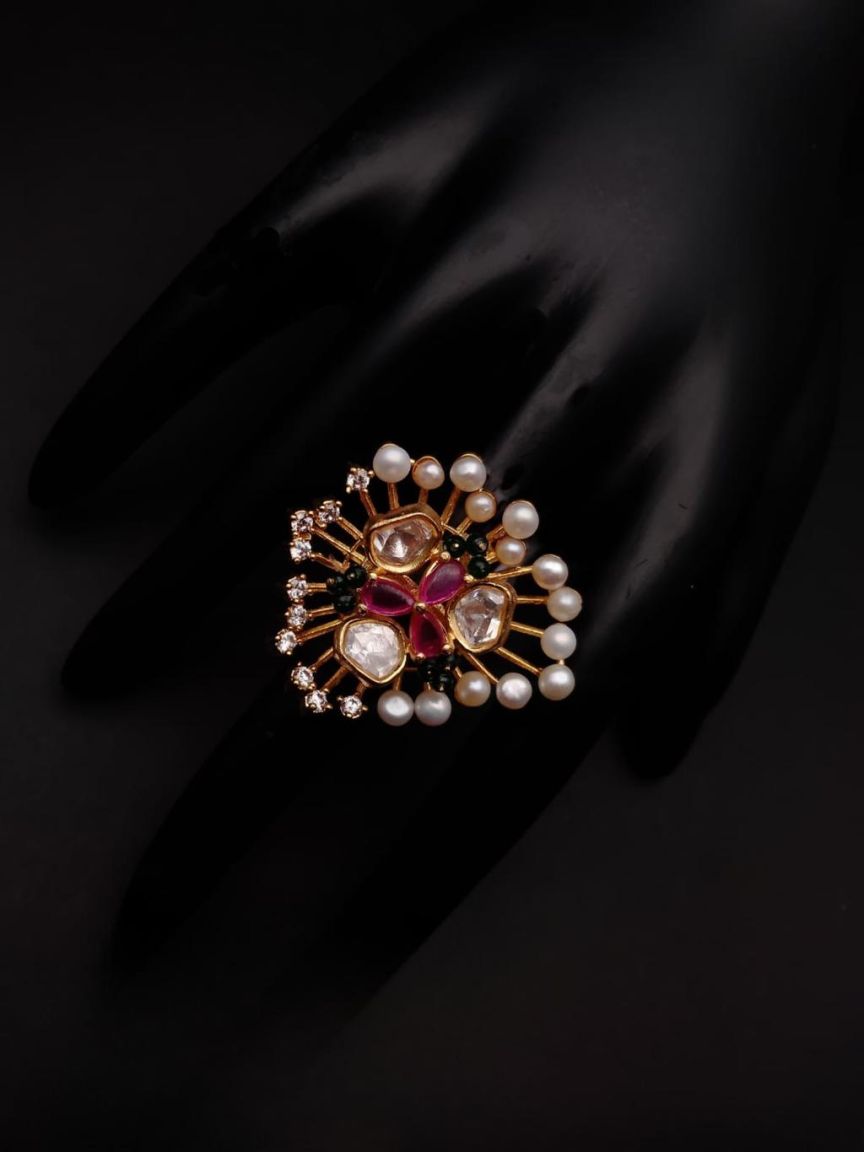 kundan-rings-RGK70032GRRGD