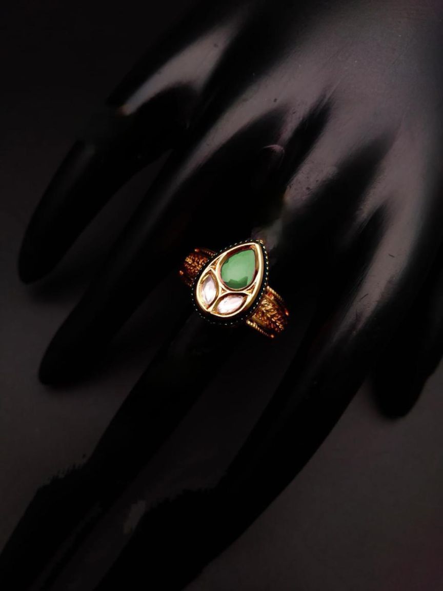 kundan-rings-RGK70076GRGD