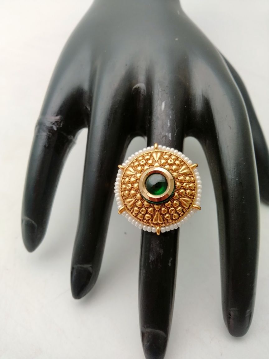 kundan-rings-RGK70111GRGD
