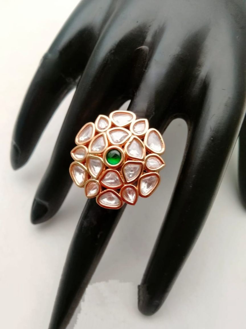 kundan-rings-RGK70124GRGD