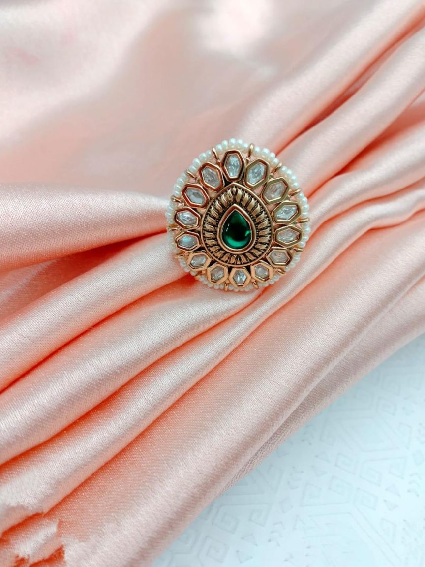 kundan-rings-RGK70130GRGD